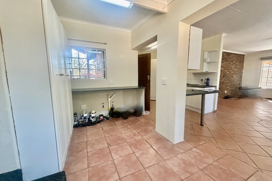 5 Bedroom Property for Sale in Ifafi North West